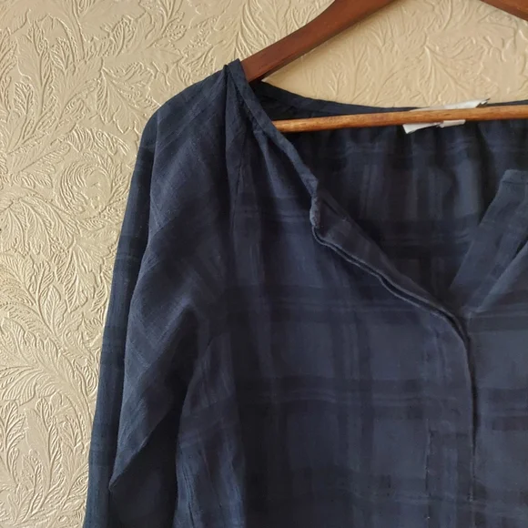 LOFT blue popover blouse subtle windowpane print Sz Small - Picture 2 of 9